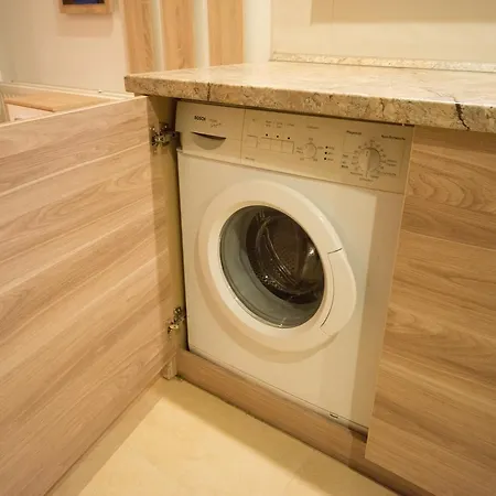 Petro Delux * 考纳斯